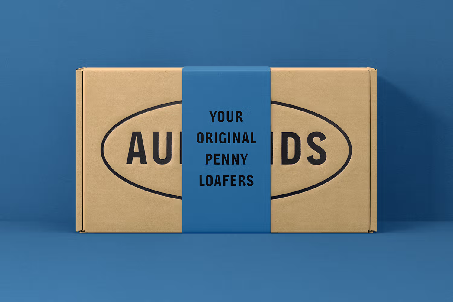 Руки на фоне с надписью 'The COO' и текстом 'Разработаем бренд, который станет вашим лицом